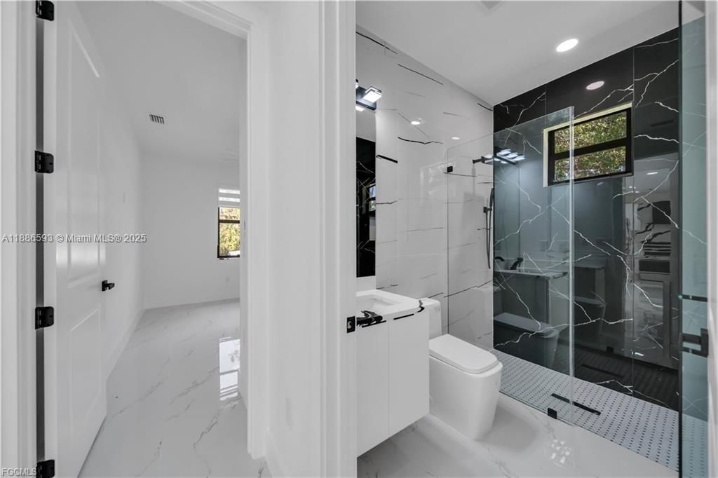 For Sale: $349,900 (3 beds, 2 baths, 1536 Square Feet)