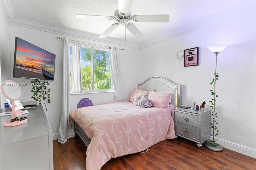 Recently Sold: $780,000 (4 beds, 3 baths, 1902 Square Feet)