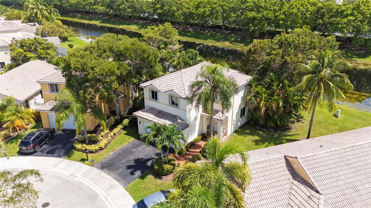 Recently Sold: $780,000 (4 beds, 3 baths, 1902 Square Feet)