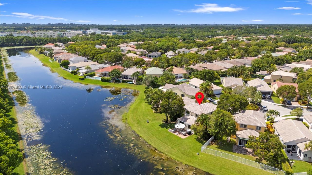 Recently Sold: $780,000 (4 beds, 3 baths, 1902 Square Feet)