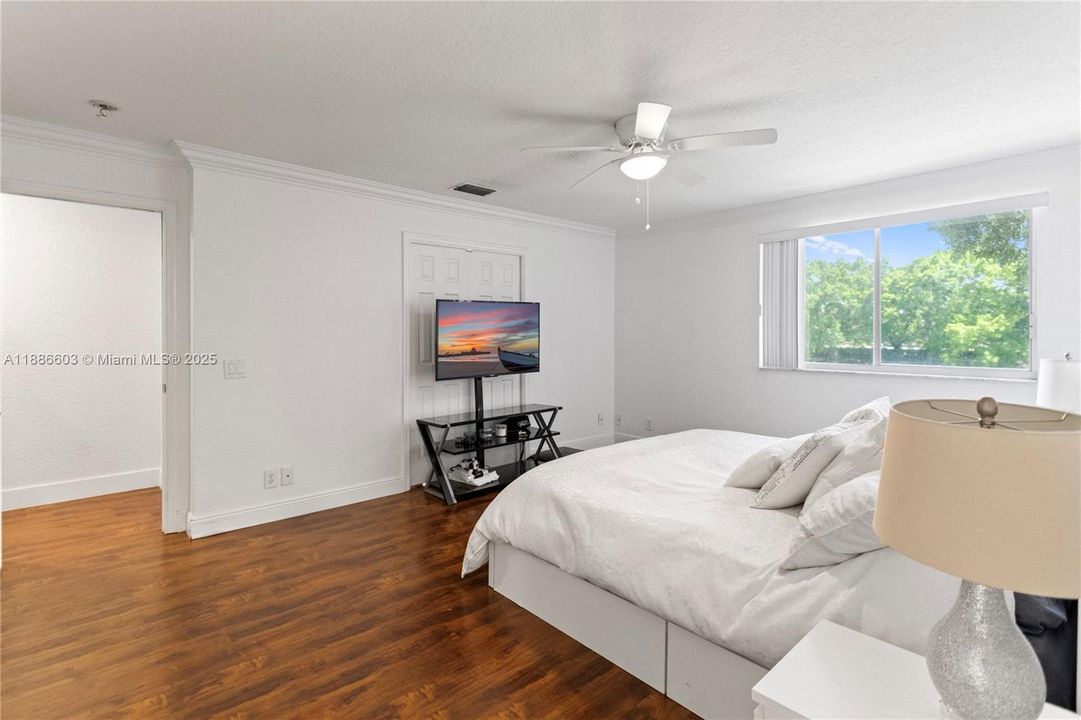 Recently Sold: $780,000 (4 beds, 3 baths, 1902 Square Feet)