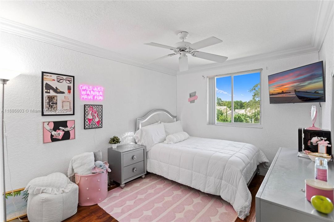 Recently Sold: $780,000 (4 beds, 3 baths, 1902 Square Feet)