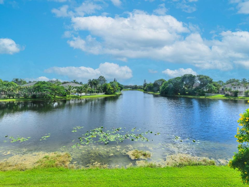 Active With Contract: $495,000 (2 beds, 2 baths, 1131 Square Feet)