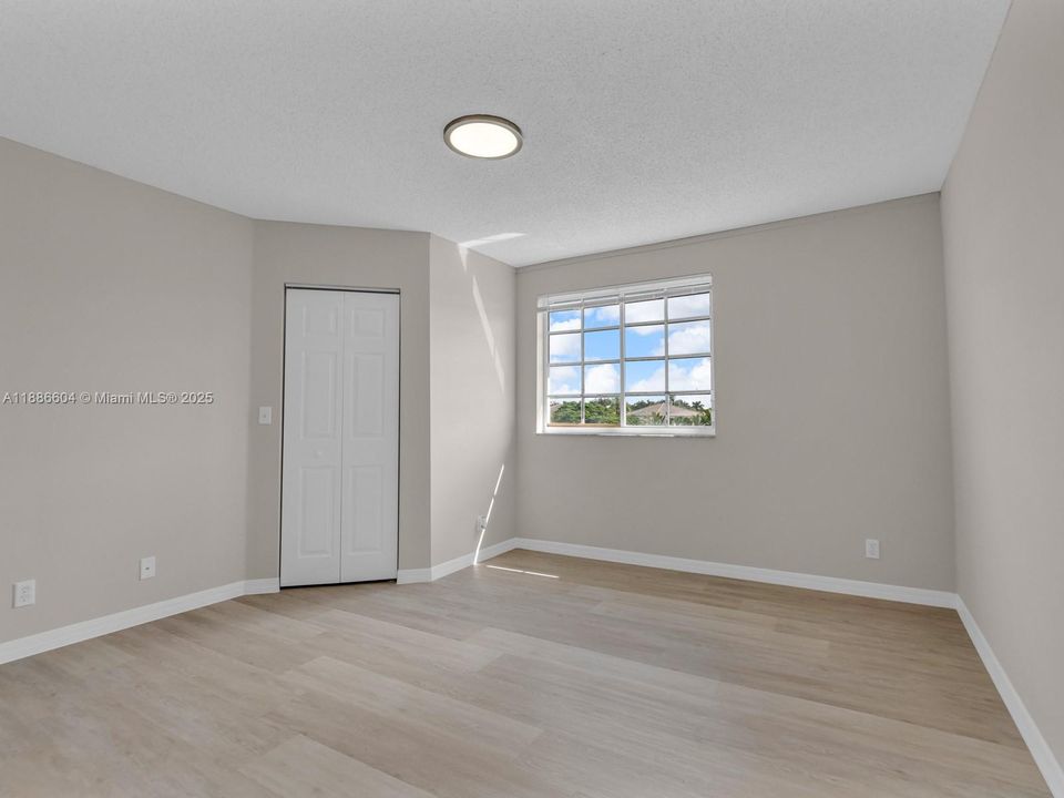 Active With Contract: $495,000 (2 beds, 2 baths, 1131 Square Feet)