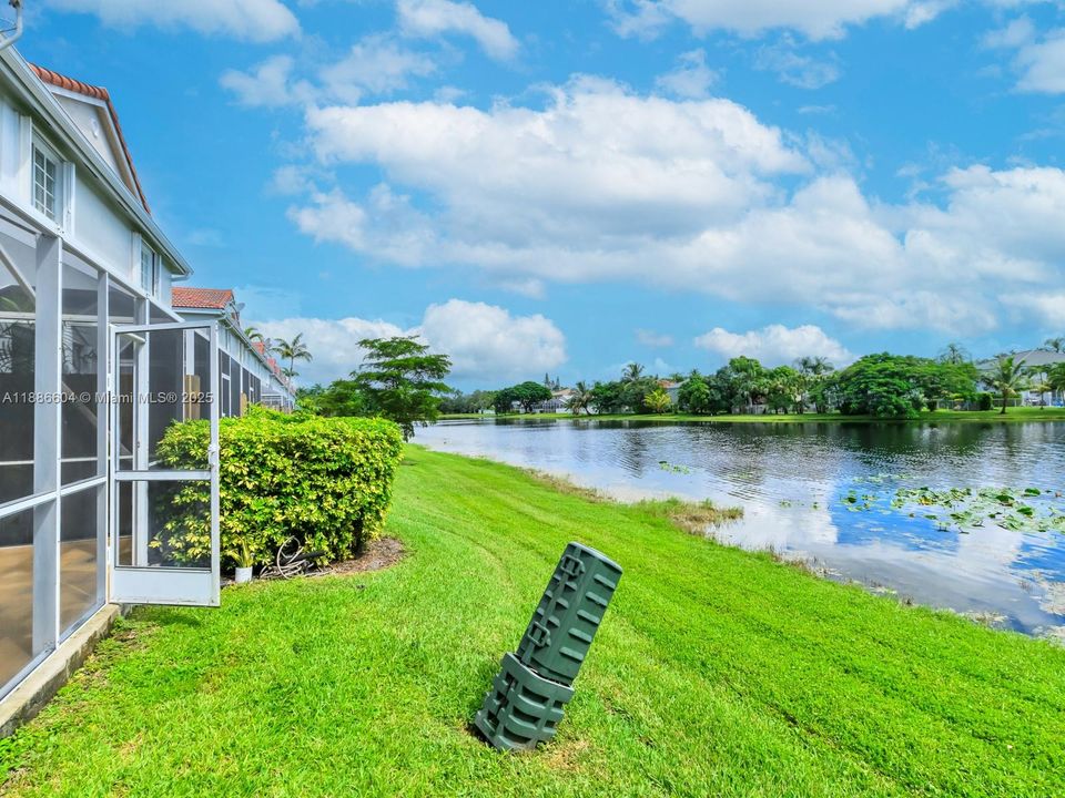 Active With Contract: $495,000 (2 beds, 2 baths, 1131 Square Feet)