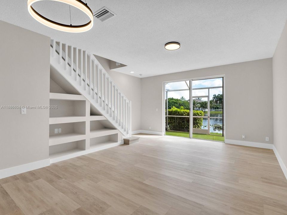 Active With Contract: $495,000 (2 beds, 2 baths, 1131 Square Feet)