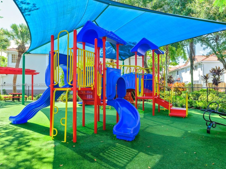 Active With Contract: $495,000 (2 beds, 2 baths, 1131 Square Feet)