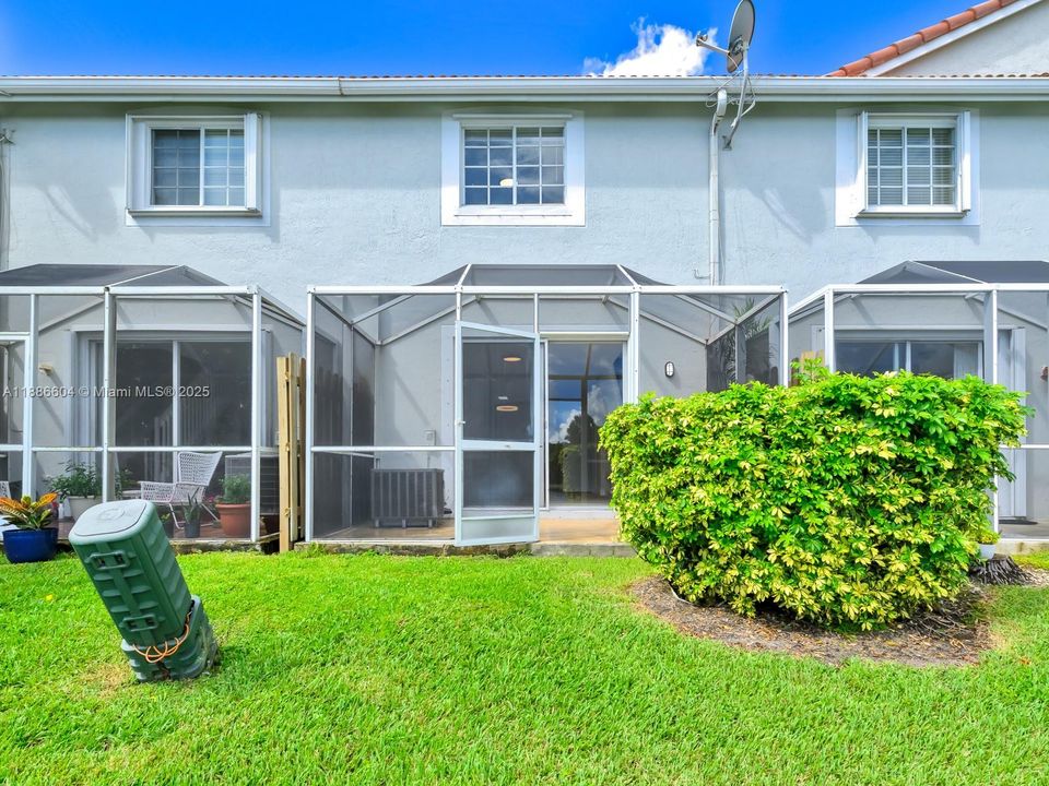 Active With Contract: $495,000 (2 beds, 2 baths, 1131 Square Feet)