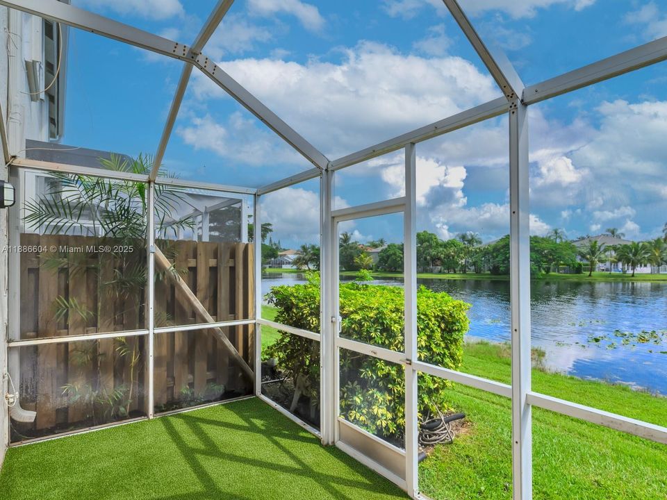 Active With Contract: $495,000 (2 beds, 2 baths, 1131 Square Feet)