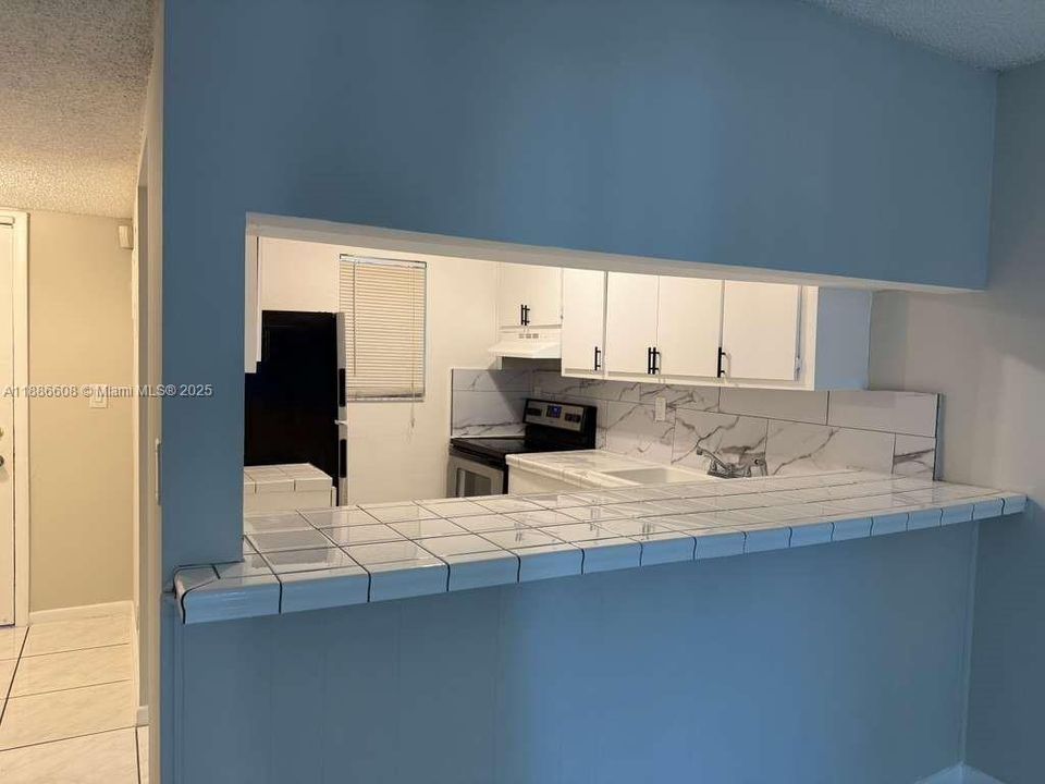 最近租的: $1,950 (2 贝兹, 2 浴室, 924 平方英尺)