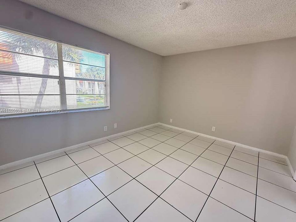 最近租的: $1,950 (2 贝兹, 2 浴室, 924 平方英尺)