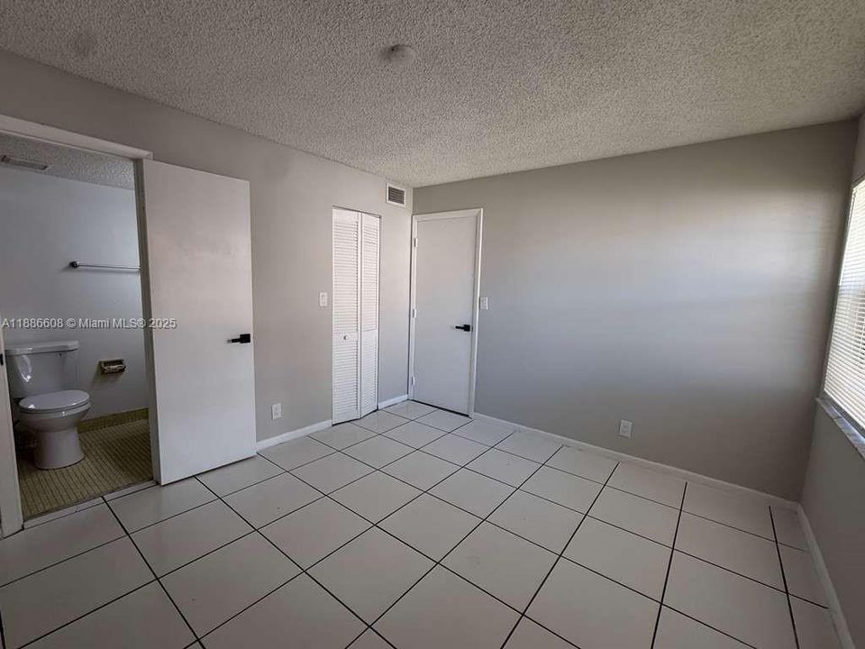 最近租的: $1,950 (2 贝兹, 2 浴室, 924 平方英尺)