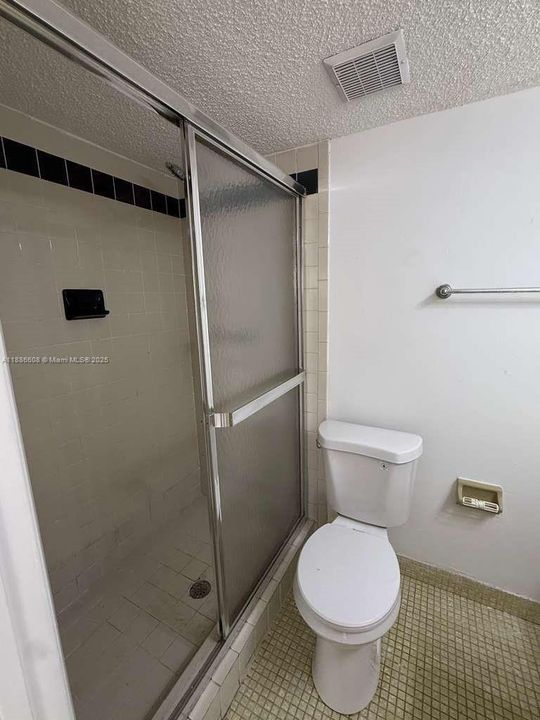 最近租的: $1,950 (2 贝兹, 2 浴室, 924 平方英尺)