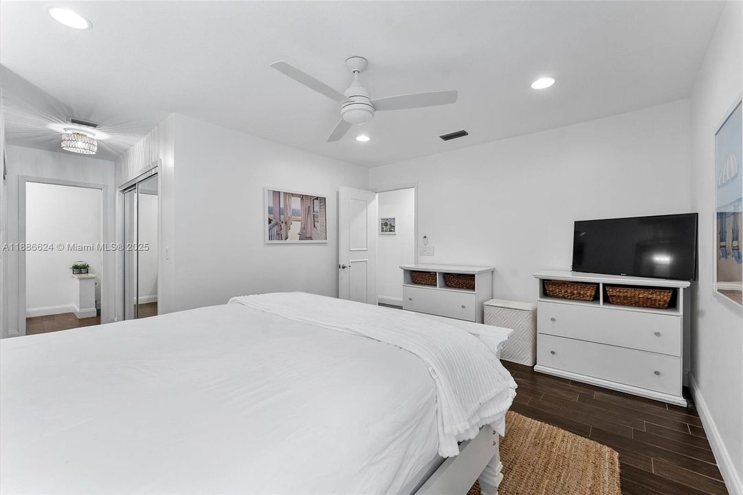 Active With Contract: $615,000 (3 beds, 2 baths, 1480 Square Feet)