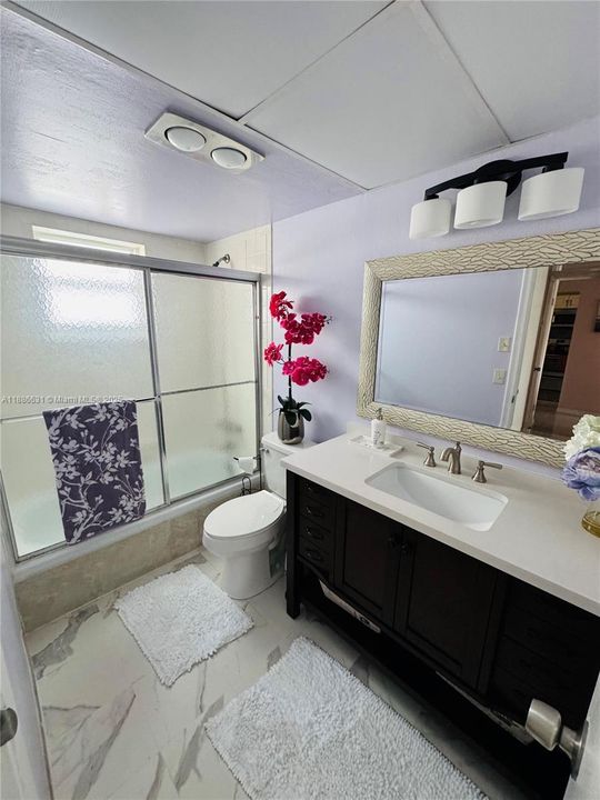 Active With Contract: $189,000 (1 beds, 1 baths, 847 Square Feet)