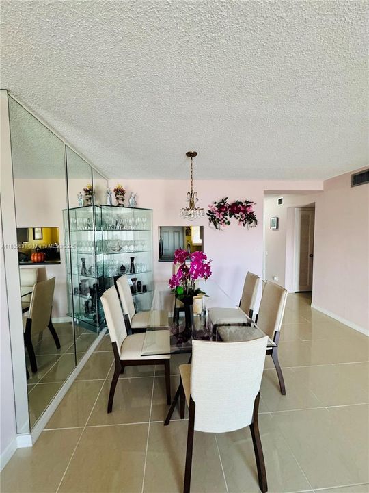 Active With Contract: $189,000 (1 beds, 1 baths, 847 Square Feet)