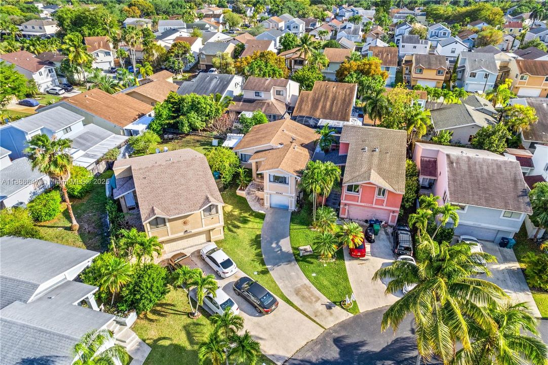 Под контрактом: $449,500 (2 спален, 2 ванн, 1136 Квадратных фут)