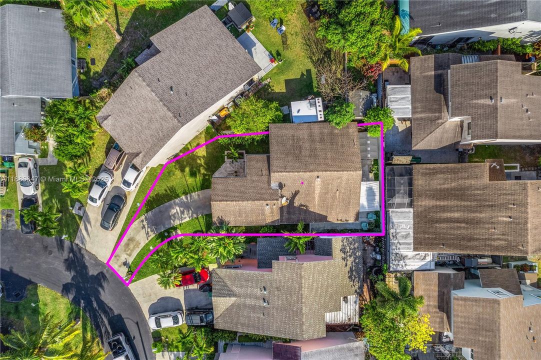 Под контрактом: $449,500 (2 спален, 2 ванн, 1136 Квадратных фут)