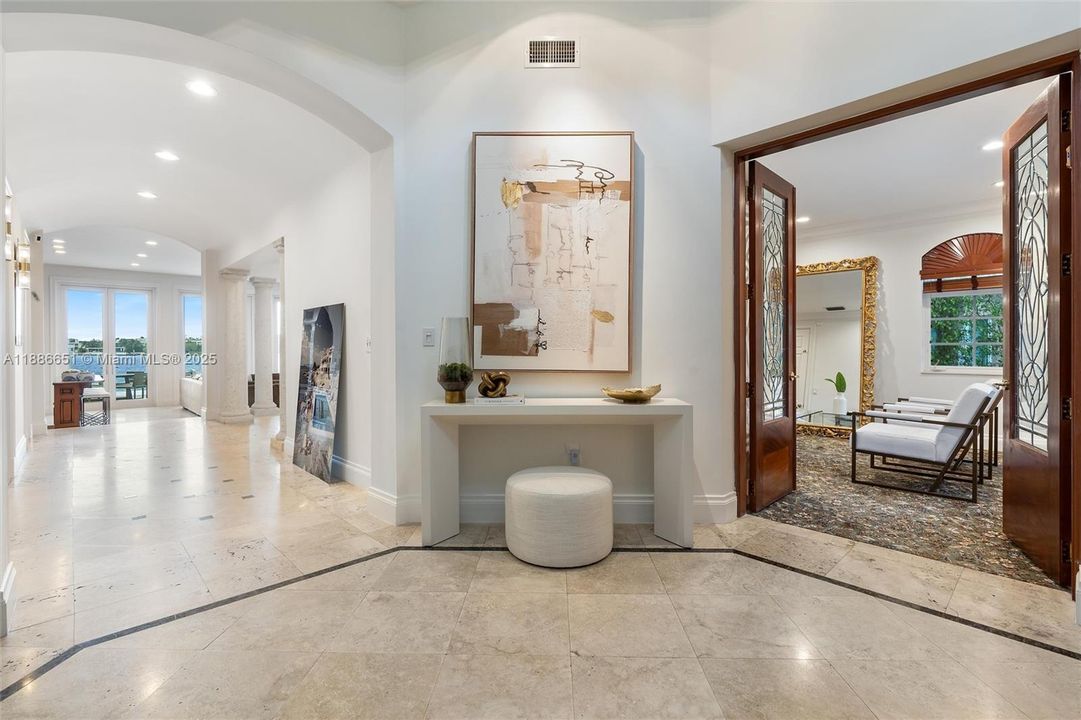 出租: $45,000 (5 贝兹, 5 浴室, 5124 平方英尺)