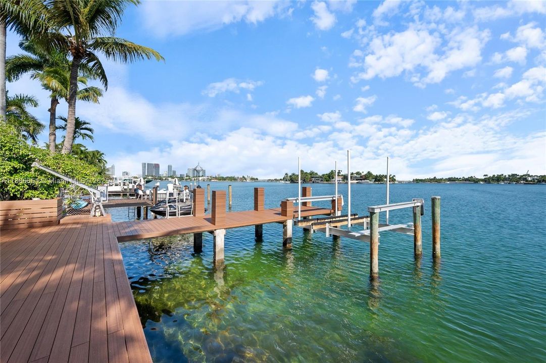 出租: $45,000 (5 贝兹, 5 浴室, 5124 平方英尺)