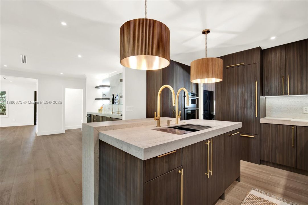 For Sale: $2,900,000 (3 beds, 2 baths, 2196 Square Feet)