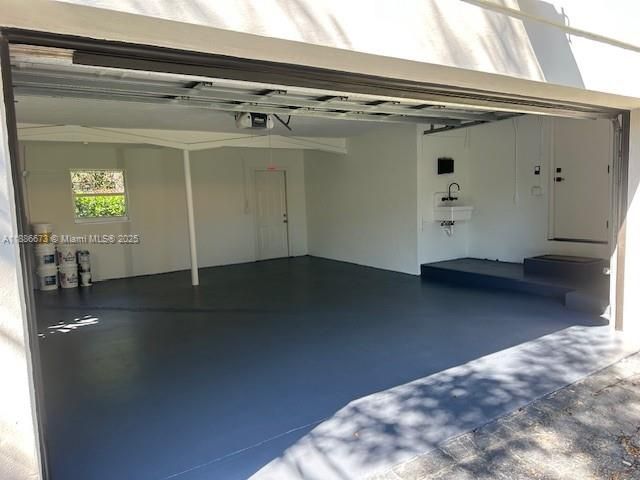 Oversized 2 Car garage