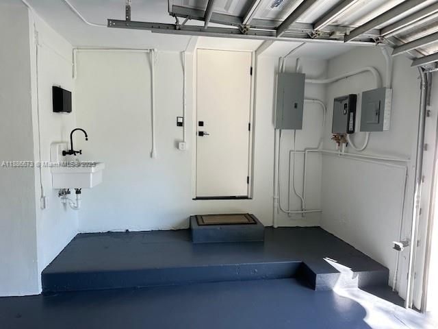 For Sale: $2,900,000 (3 beds, 2 baths, 2196 Square Feet)