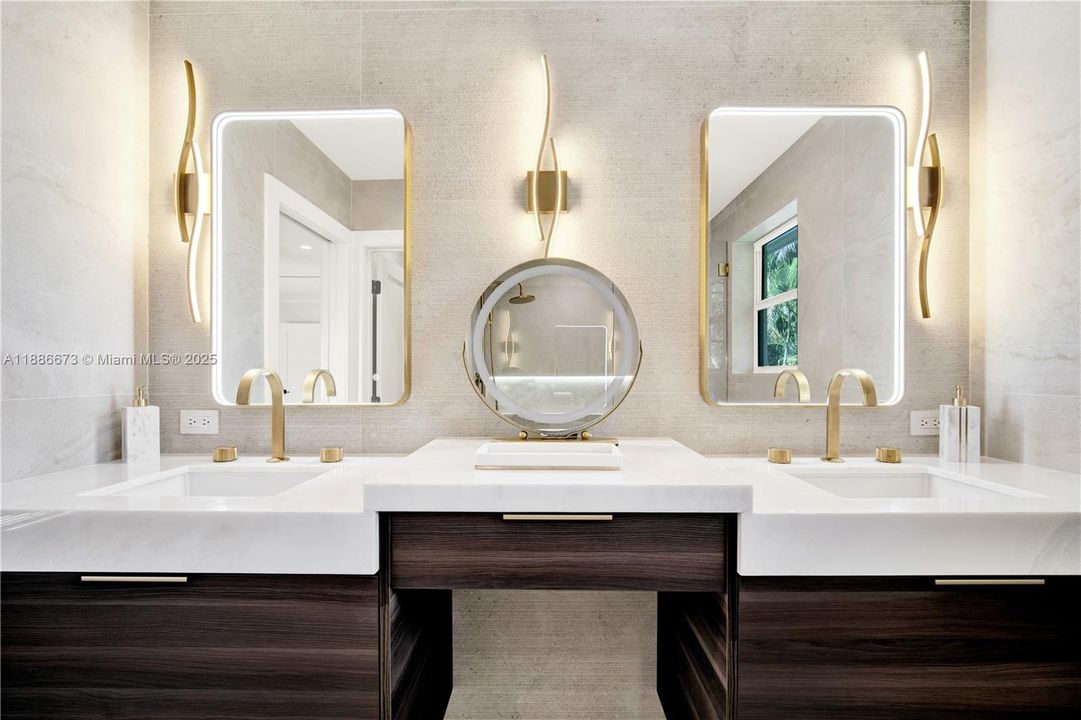 For Sale: $2,900,000 (3 beds, 2 baths, 2196 Square Feet)