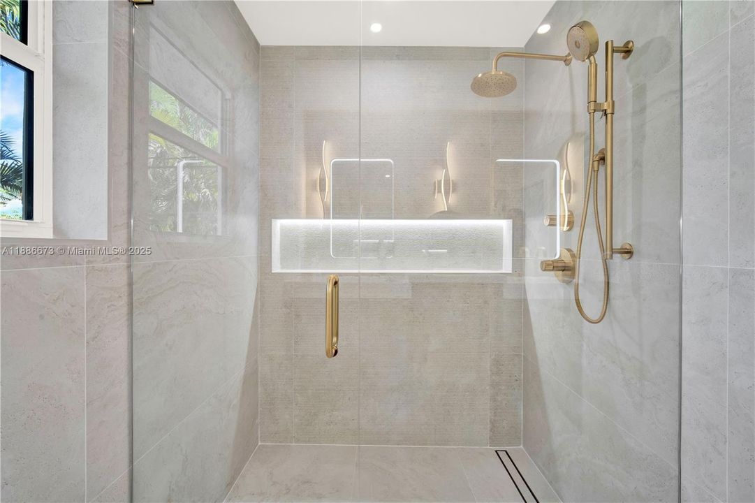 For Sale: $2,900,000 (3 beds, 2 baths, 2196 Square Feet)