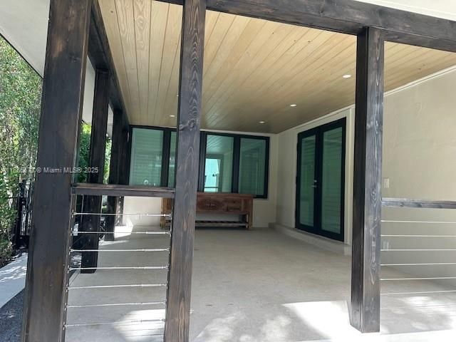 For Sale: $2,900,000 (3 beds, 2 baths, 2196 Square Feet)