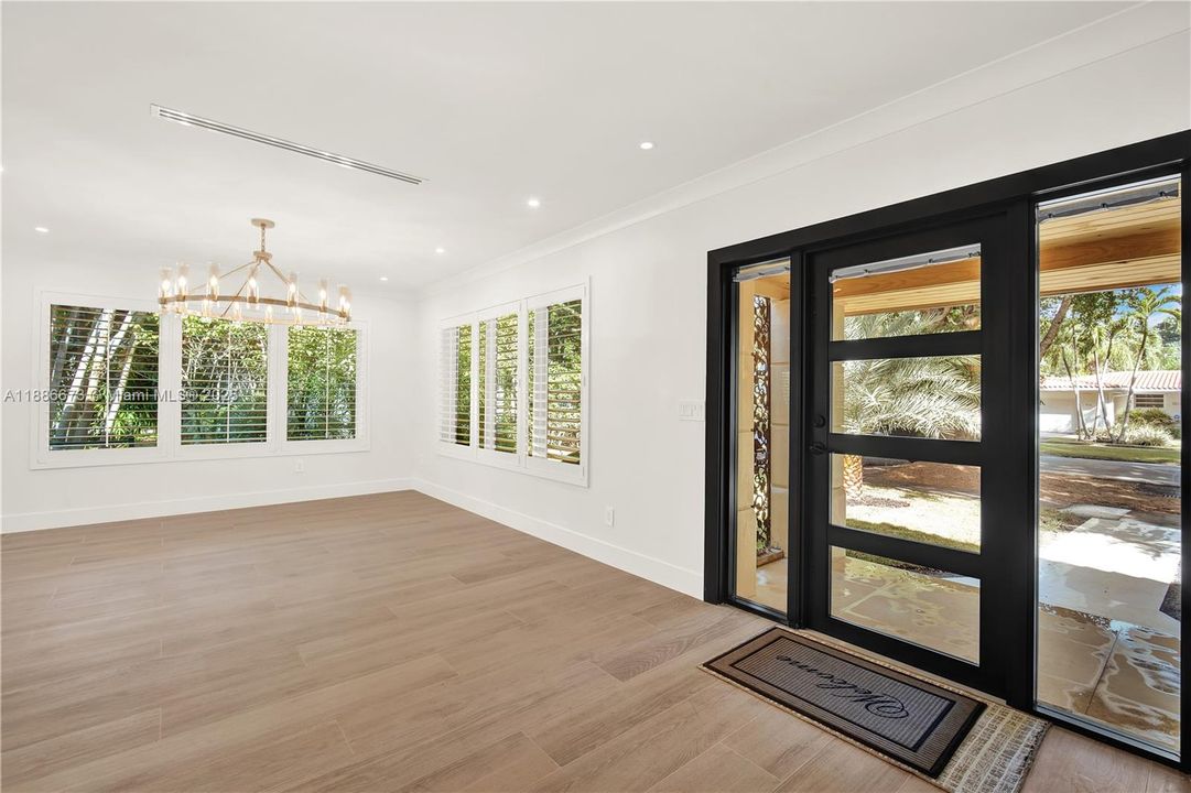 For Sale: $2,900,000 (3 beds, 2 baths, 2196 Square Feet)