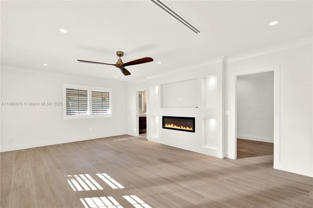 For Sale: $2,900,000 (3 beds, 2 baths, 2196 Square Feet)