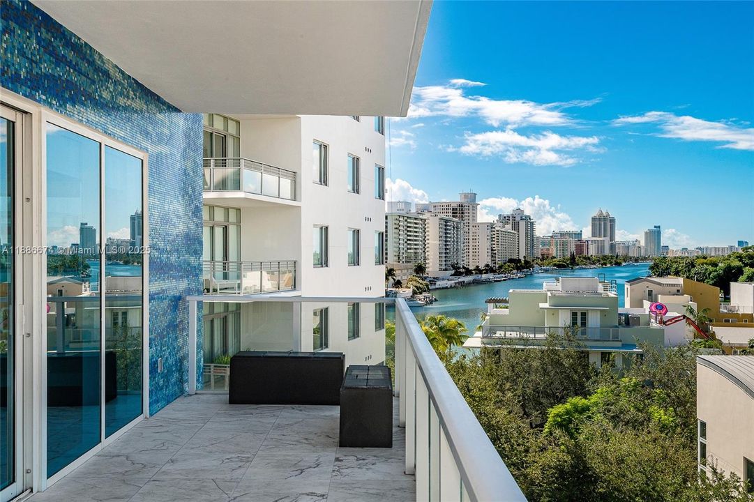 off living room/kitchen dining area