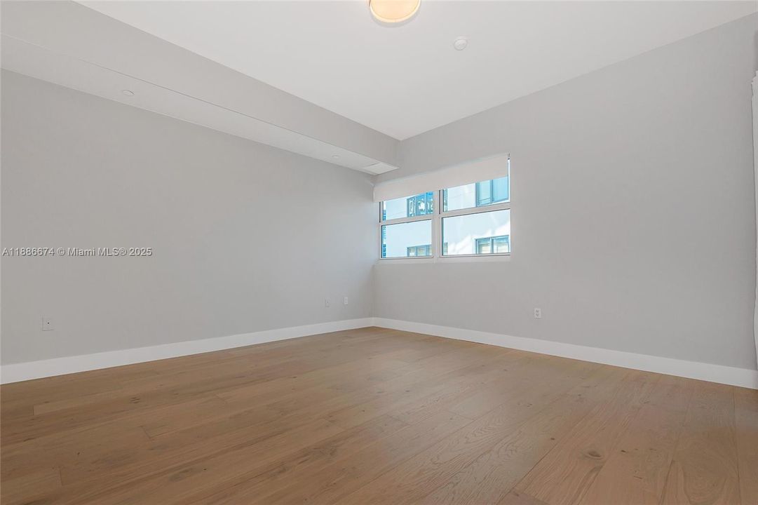 Под контрактом: $9,250 (2 спален, 2 ванн, 1755 Квадратных фут)