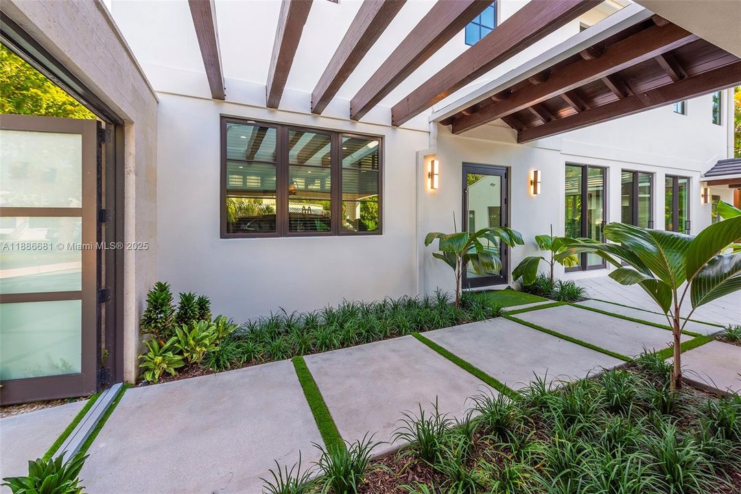 На продажу: $3,850,000 (5 спален, 4 ванн, 3440 Квадратных фут)