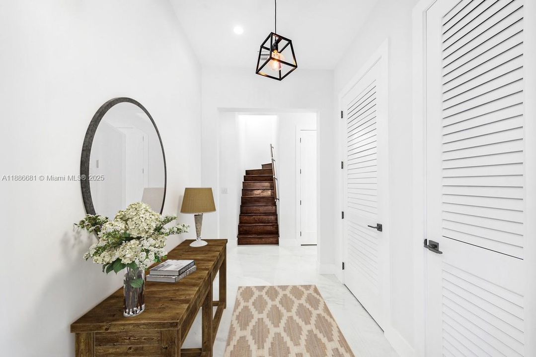 На продажу: $3,850,000 (5 спален, 4 ванн, 3440 Квадратных фут)