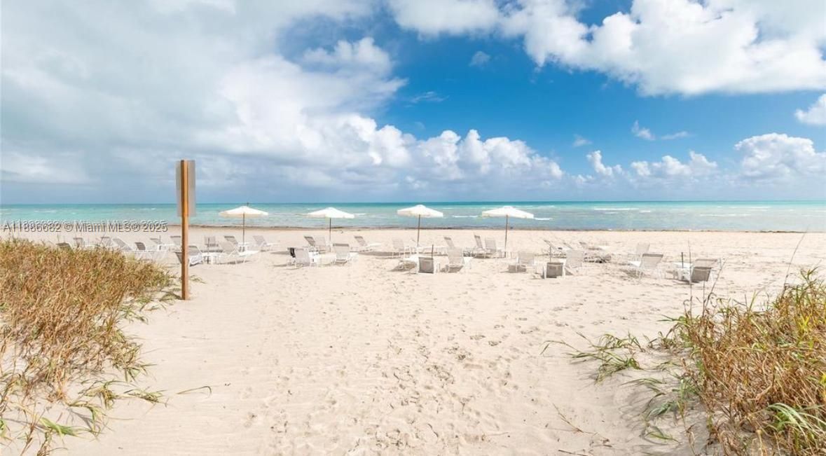 待售: $1,250,000 (3 贝兹, 2 浴室, 1350 平方英尺)