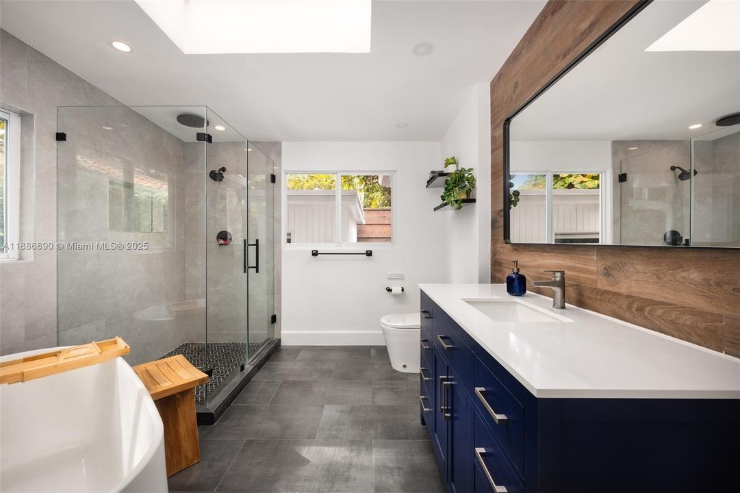 Active With Contract: $3,250,000 (4 beds, 4 baths, 3267 Square Feet)