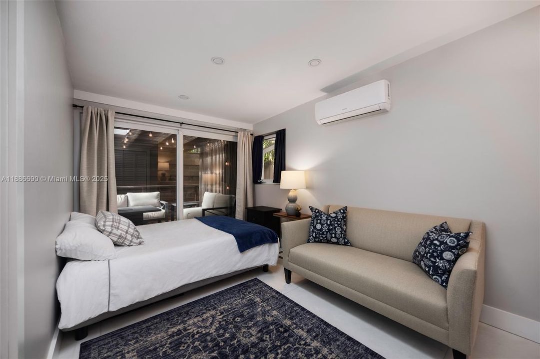 Active With Contract: $3,250,000 (4 beds, 4 baths, 3267 Square Feet)