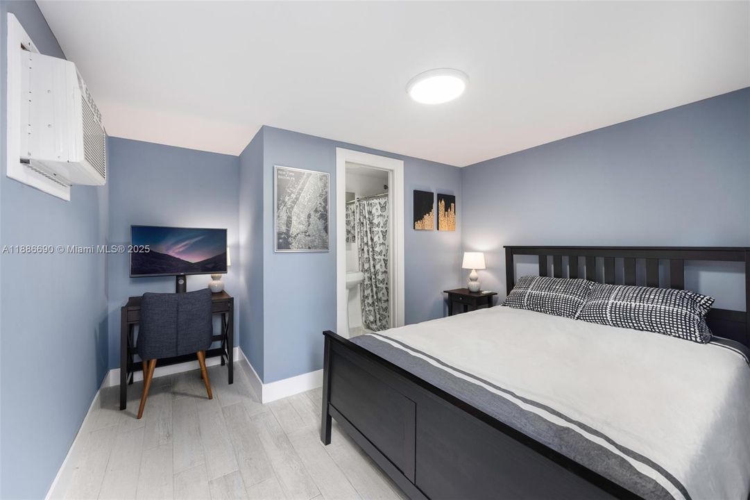 Active With Contract: $3,250,000 (4 beds, 4 baths, 3267 Square Feet)