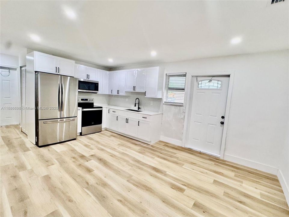 Active With Contract: $559,000 (4 beds, 2 baths, 1188 Square Feet)