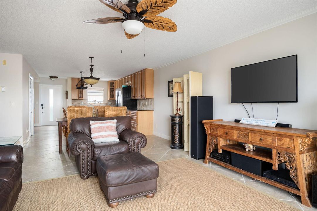 9-web-or-mls-4049 Ocean Dr 505--10