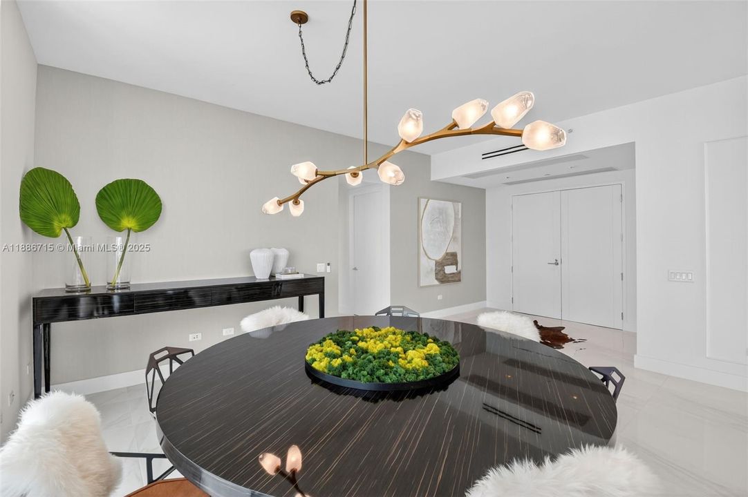 На продажу: $7,700,000 (4 спален, 5 ванн, 3252 Квадратных фут)