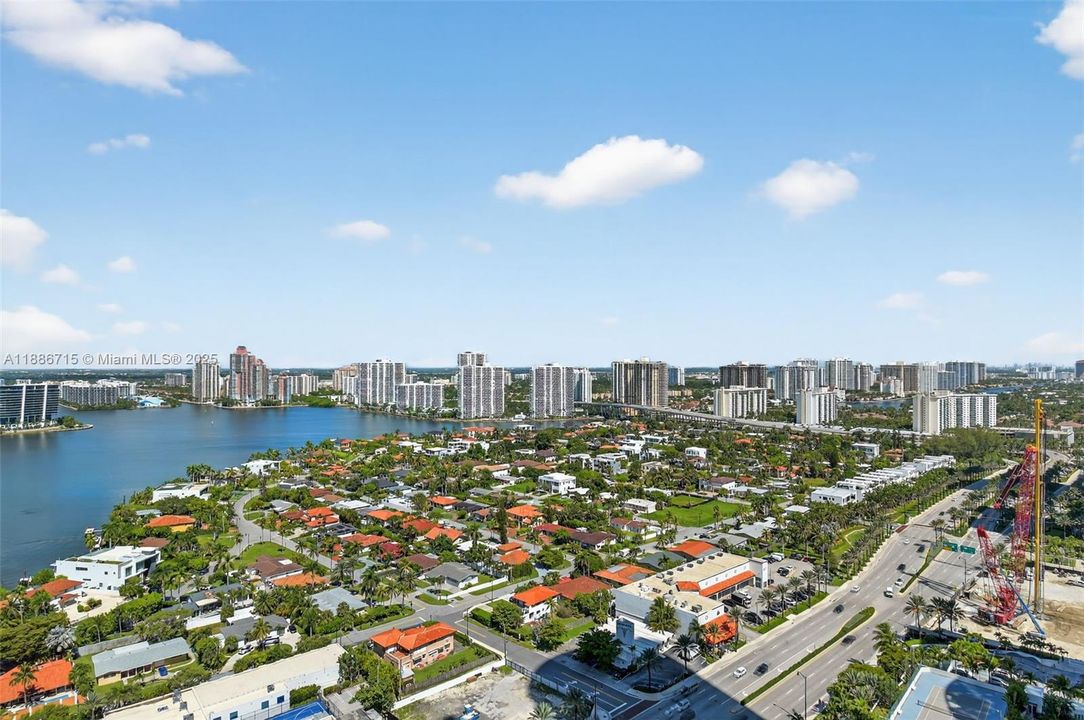 На продажу: $7,700,000 (4 спален, 5 ванн, 3252 Квадратных фут)