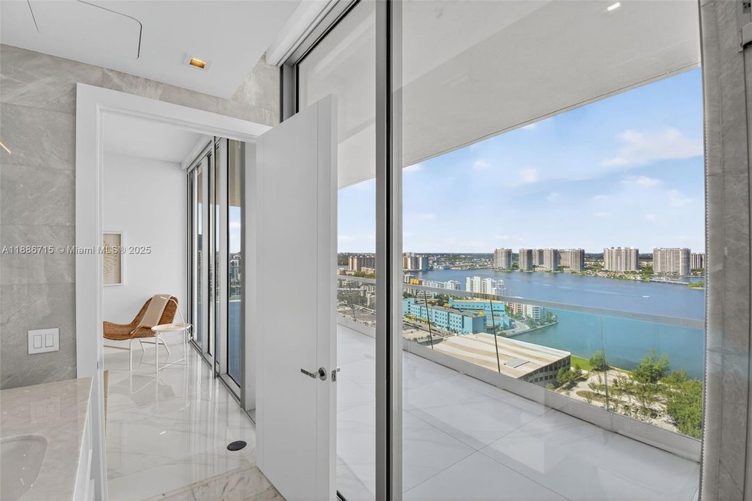 На продажу: $7,700,000 (4 спален, 5 ванн, 3252 Квадратных фут)