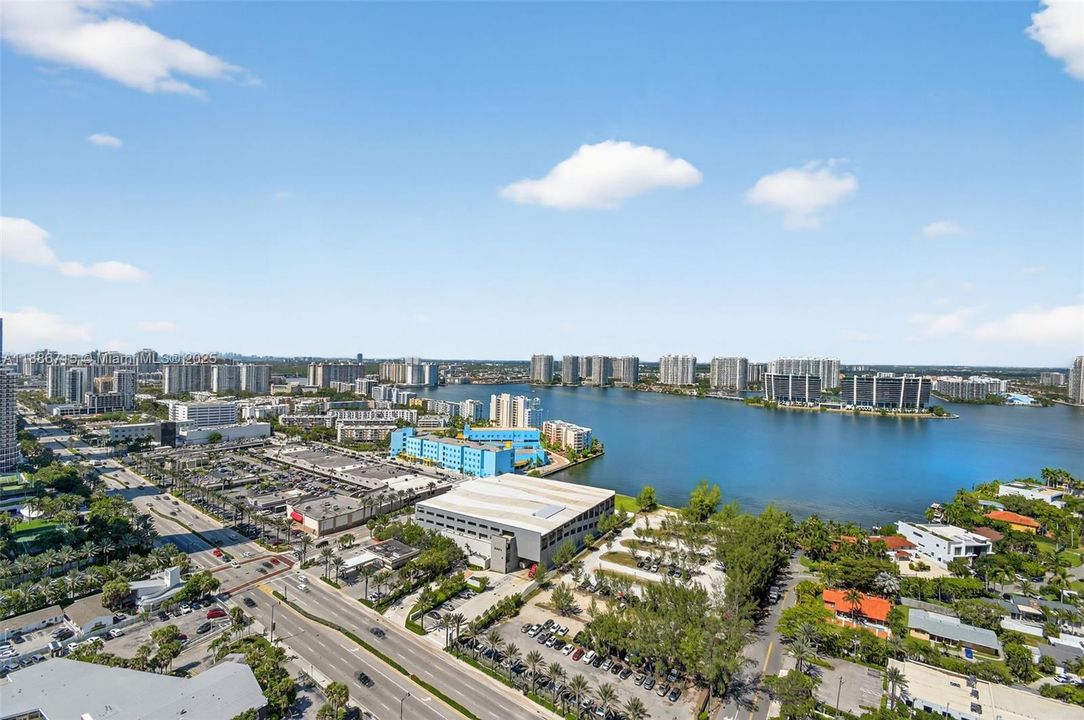 На продажу: $7,700,000 (4 спален, 5 ванн, 3252 Квадратных фут)