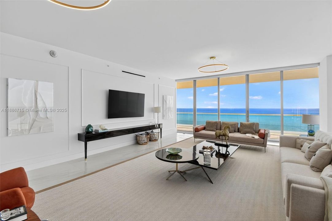 На продажу: $7,700,000 (4 спален, 5 ванн, 3252 Квадратных фут)