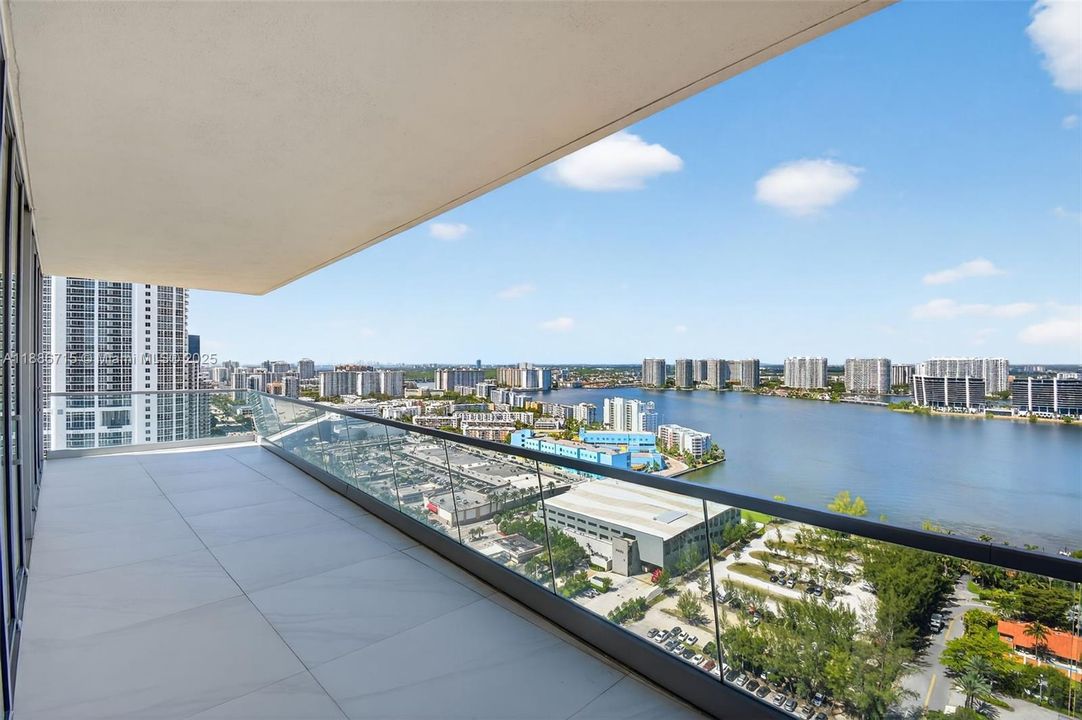 На продажу: $7,700,000 (4 спален, 5 ванн, 3252 Квадратных фут)