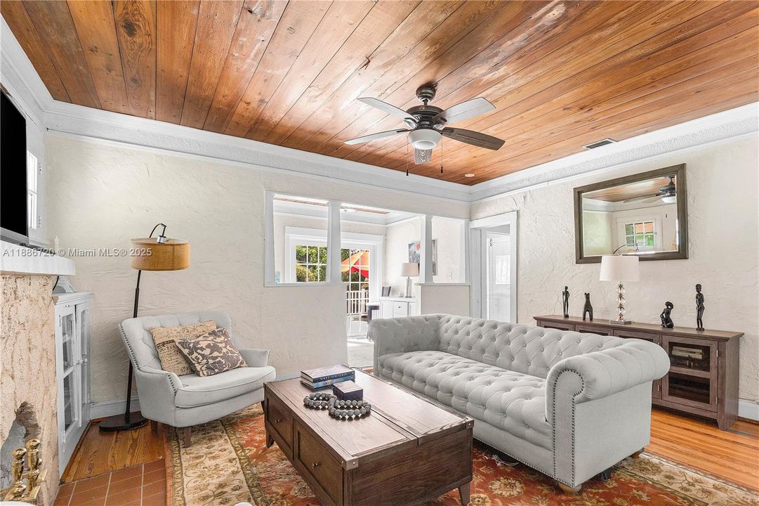 En Venta: $1,200,000 (2 camas, 2 baños, 1054 Pies cuadrados)