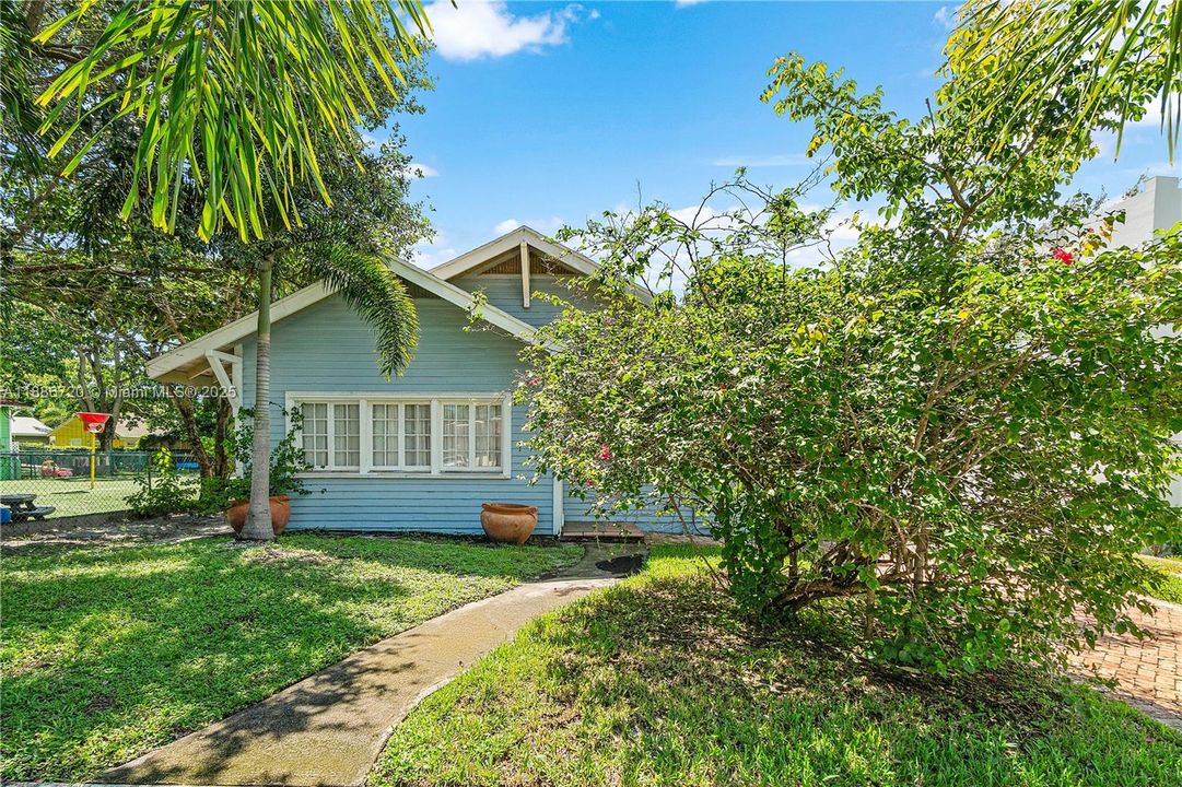 En Venta: $1,200,000 (2 camas, 2 baños, 1054 Pies cuadrados)